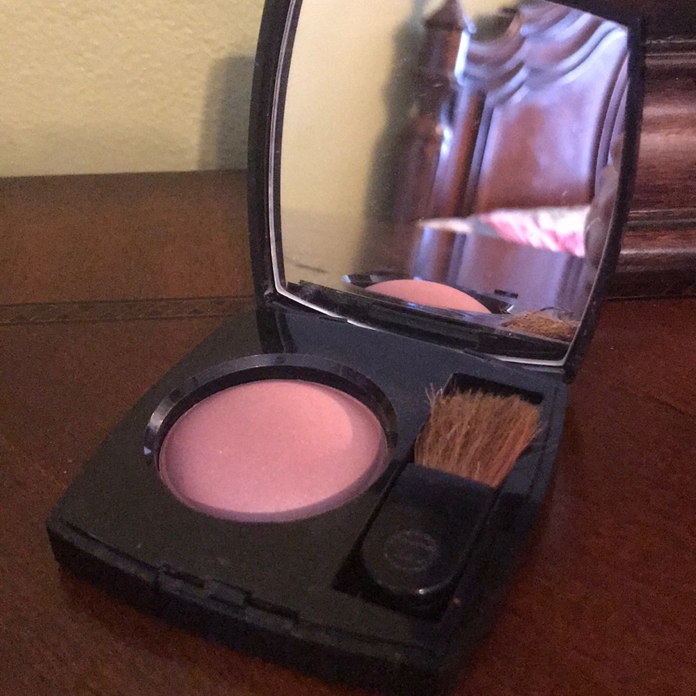 Chanel Rose Cache Blush